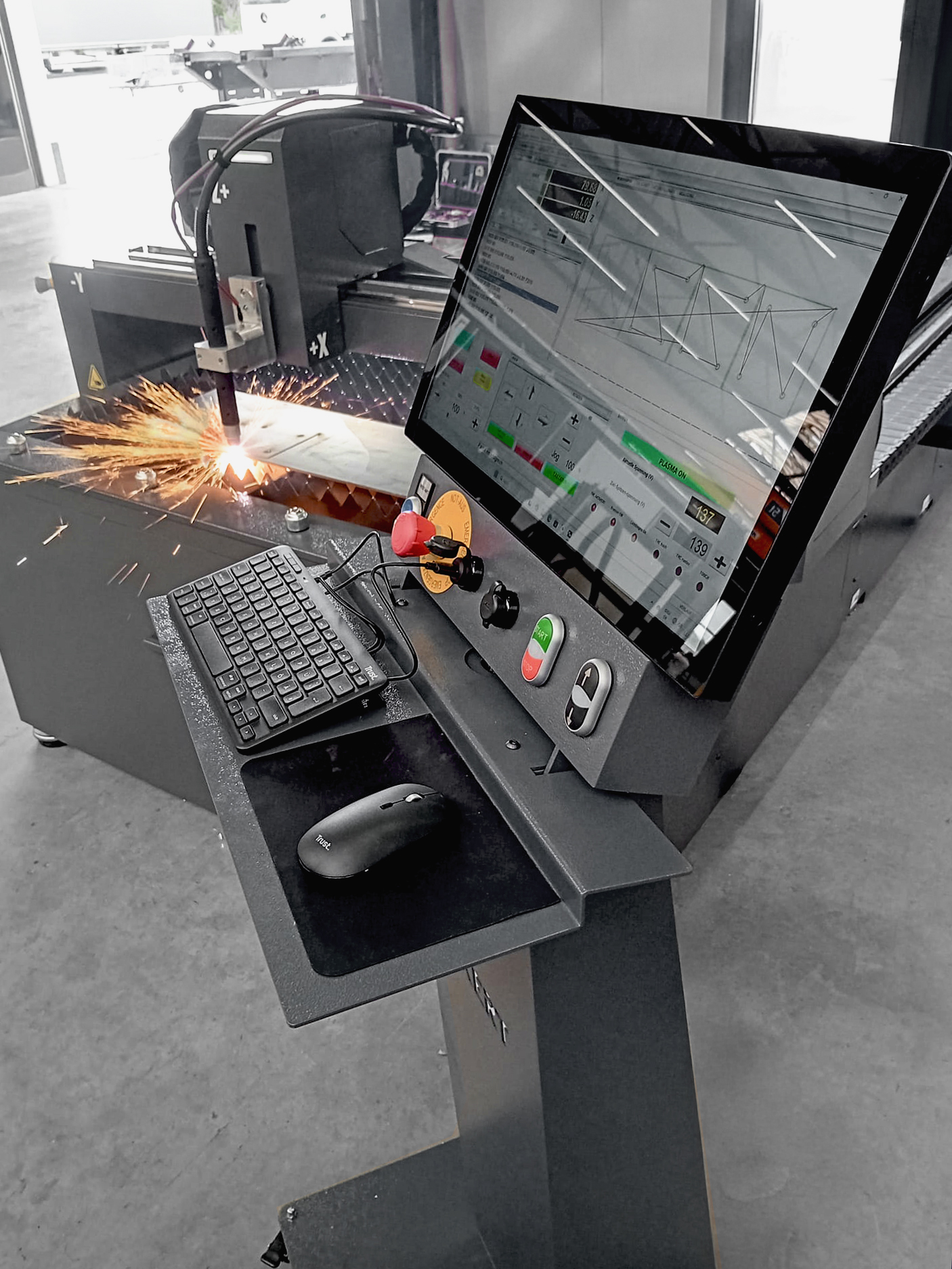 Plasma cutting of steel on Topaz CNC machine - close-up on process and controls