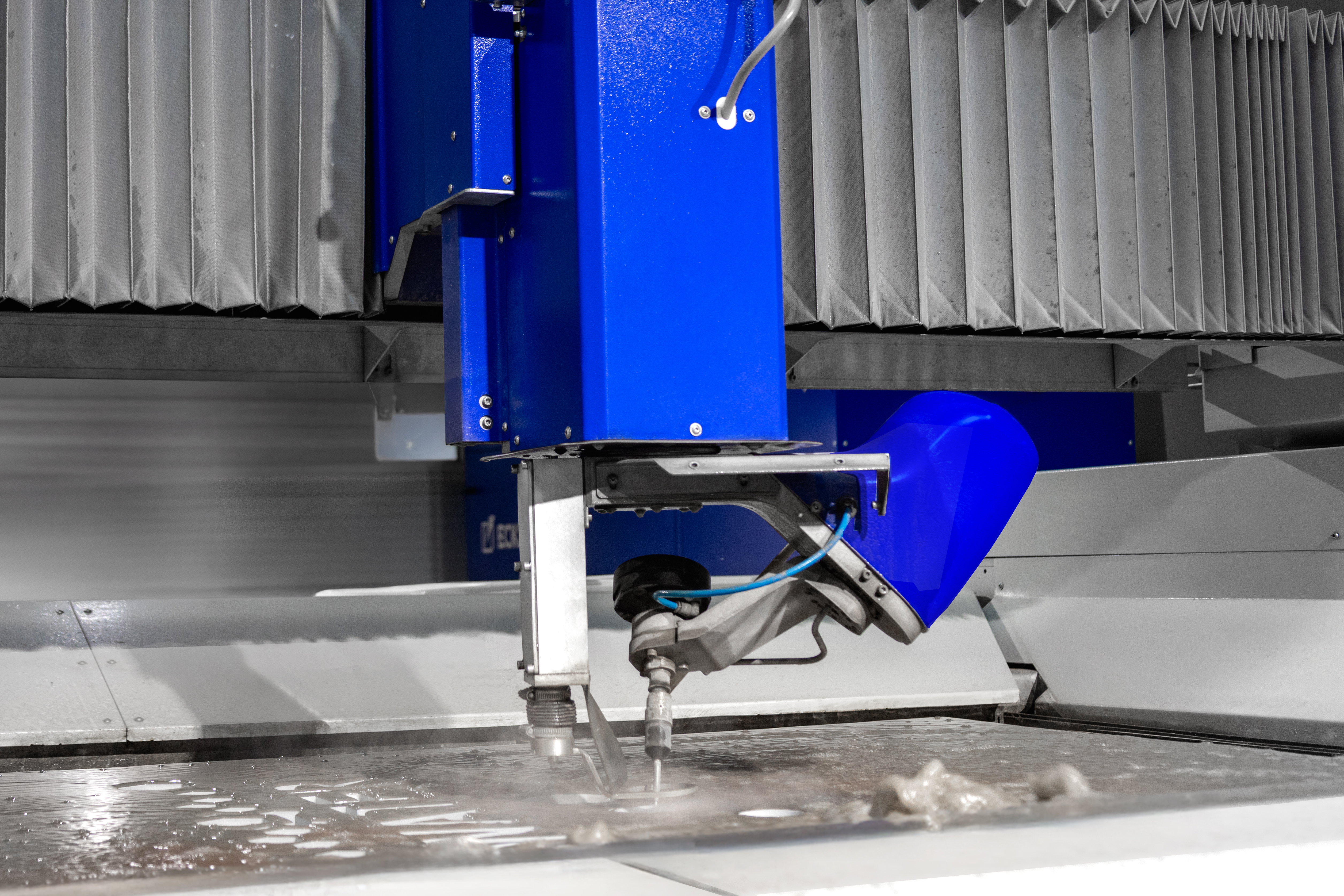 Cutting stainless steel with high-pressure waterjet with abrasive using Pro-X 3D head